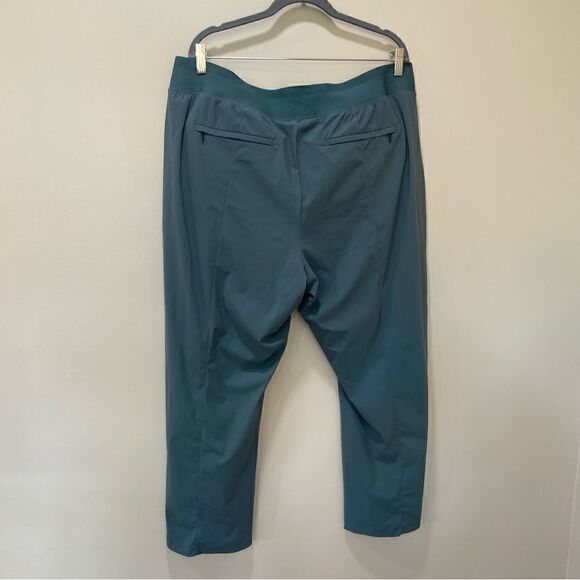 Athleta Cosmic Kick Flare Pants sz 20 - Picture 8 of 11